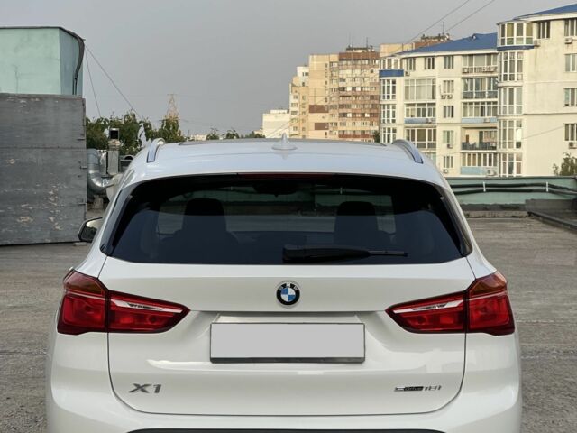 Белый БМВ Х1, объемом двигателя 1.5 л и пробегом 14 тыс. км за 27900 $, фото 5 на Automoto.ua