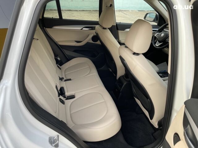 Белый БМВ Х1, объемом двигателя 1.5 л и пробегом 14 тыс. км за 27900 $, фото 9 на Automoto.ua