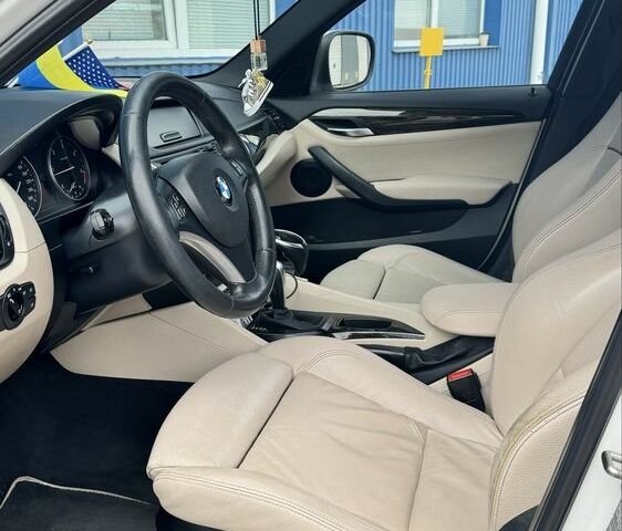 Білий БМВ Х1, об'ємом двигуна 2 л та пробігом 228 тис. км за 13500 $, фото 14 на Automoto.ua