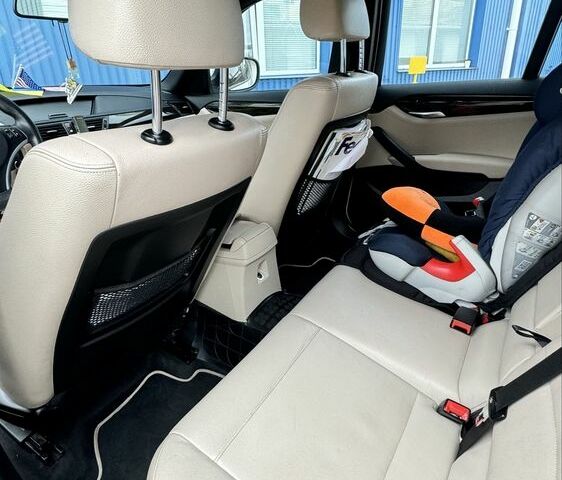 Білий БМВ Х1, об'ємом двигуна 2 л та пробігом 228 тис. км за 13500 $, фото 7 на Automoto.ua