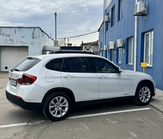 Білий БМВ Х1, об'ємом двигуна 2 л та пробігом 228 тис. км за 13500 $, фото 3 на Automoto.ua