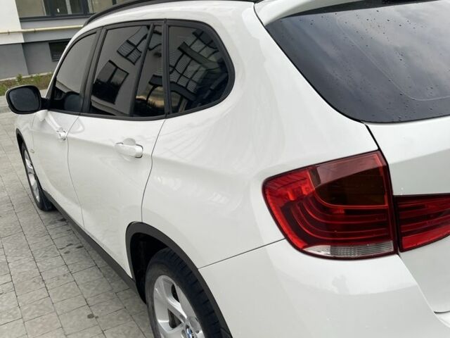 Белый БМВ Х1, объемом двигателя 2 л и пробегом 208 тыс. км за 9500 $, фото 2 на Automoto.ua