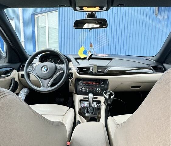 Білий БМВ Х1, об'ємом двигуна 2 л та пробігом 228 тис. км за 13500 $, фото 6 на Automoto.ua