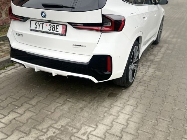 Белый БМВ Х1, объемом двигателя 0 л и пробегом 37 тыс. км за 36700 $, фото 3 на Automoto.ua