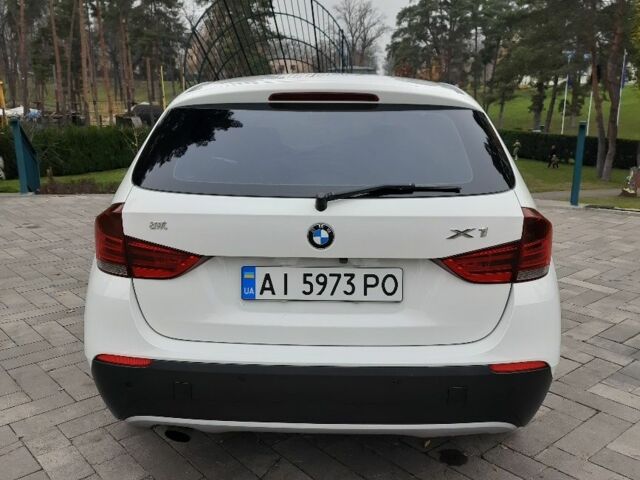 Белый БМВ Х1, объемом двигателя 2 л и пробегом 190 тыс. км за 13000 $, фото 3 на Automoto.ua