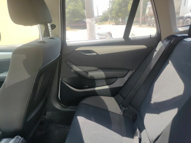 Белый БМВ Х1, объемом двигателя 2 л и пробегом 226 тыс. км за 12000 $, фото 6 на Automoto.ua