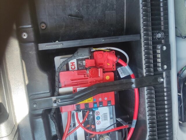 Белый БМВ Х1, объемом двигателя 2 л и пробегом 226 тыс. км за 12000 $, фото 7 на Automoto.ua