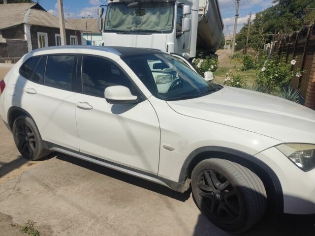 Белый БМВ Х1, объемом двигателя 2 л и пробегом 226 тыс. км за 12000 $, фото 5 на Automoto.ua