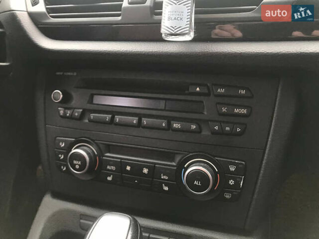 БМВ Х1 2010 в Львове на Automoto.ua Белый БМВ Х1, объемом двигателя 2 л и пробегом 199 тыс. км за 12100 $, фото 16 на Automoto.ua