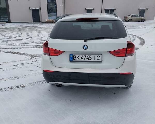Белый БМВ Х1, объемом двигателя 2 л и пробегом 265 тыс. км за 12300 $, фото 3 на Automoto.ua