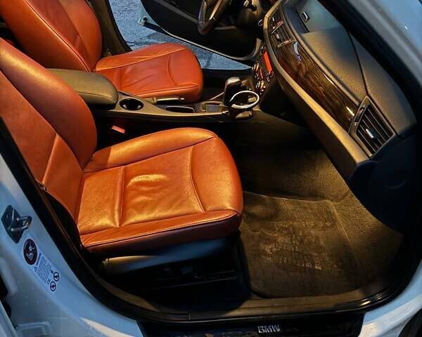 Белый БМВ Х1, объемом двигателя 3 л и пробегом 174 тыс. км за 11500 $, фото 4 на Automoto.ua