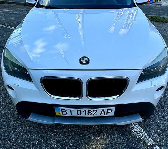 Білий БМВ Х1, об'ємом двигуна 2 л та пробігом 248 тис. км за 9990 $, фото 2 на Automoto.ua