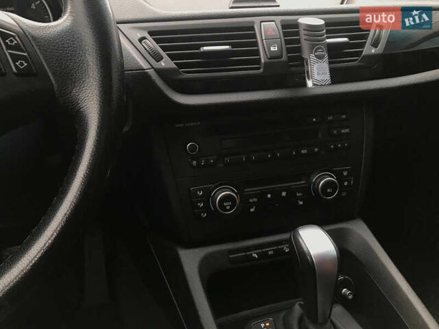 БМВ Х1 2010 в Львове на Automoto.ua Белый БМВ Х1, объемом двигателя 2 л и пробегом 199 тыс. км за 12100 $, фото 17 на Automoto.ua