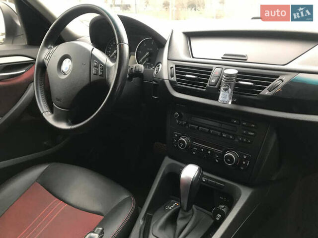 БМВ Х1 2010 в Львове на Automoto.ua Белый БМВ Х1, объемом двигателя 2 л и пробегом 199 тыс. км за 12100 $, фото 9 на Automoto.ua