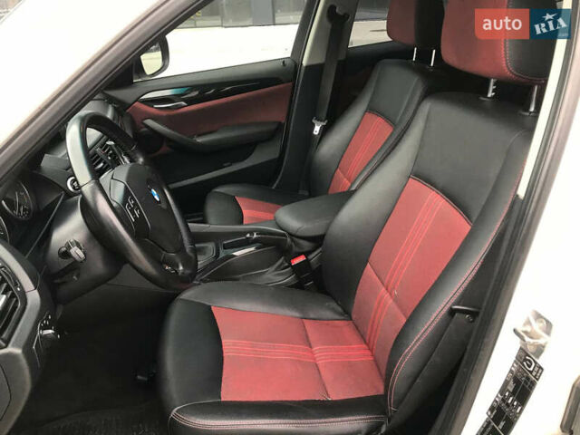 БМВ Х1 2010 в Львове на Automoto.ua Белый БМВ Х1, объемом двигателя 2 л и пробегом 199 тыс. км за 12100 $, фото 13 на Automoto.ua