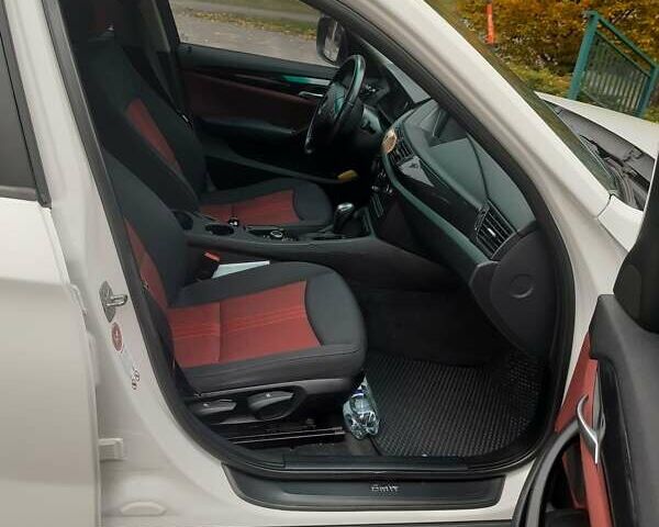 Белый БМВ Х1, объемом двигателя 2 л и пробегом 190 тыс. км за 13000 $, фото 11 на Automoto.ua