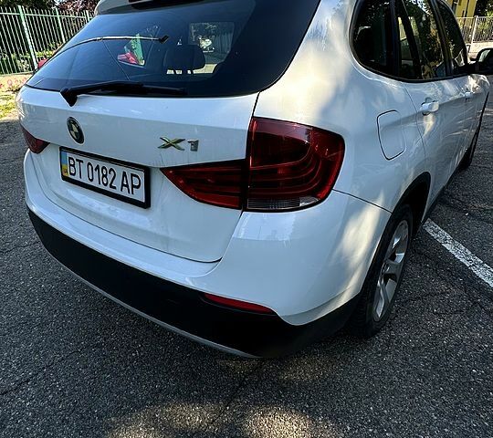 Білий БМВ Х1, об'ємом двигуна 2 л та пробігом 248 тис. км за 9990 $, фото 6 на Automoto.ua