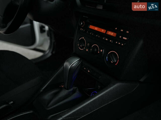 Белый БМВ Х1, объемом двигателя 2 л и пробегом 161 тыс. км за 11700 $, фото 19 на Automoto.ua