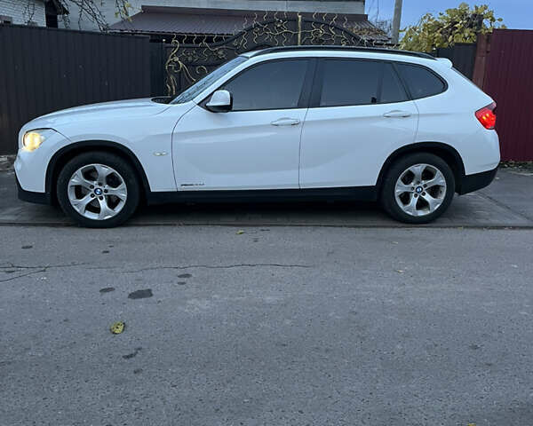 Белый БМВ Х1, объемом двигателя 2 л и пробегом 320 тыс. км за 10700 $, фото 1 на Automoto.ua