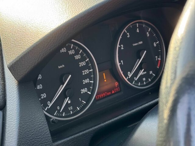 Белый БМВ Х1, объемом двигателя 3 л и пробегом 179 тыс. км за 11000 $, фото 3 на Automoto.ua