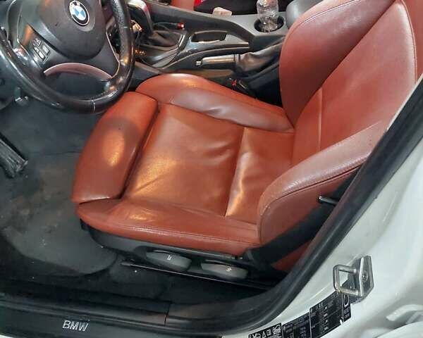 Белый БМВ Х1, объемом двигателя 2 л и пробегом 265 тыс. км за 12300 $, фото 5 на Automoto.ua