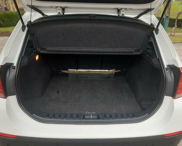 Белый БМВ Х1, объемом двигателя 2 л и пробегом 190 тыс. км за 13000 $, фото 6 на Automoto.ua