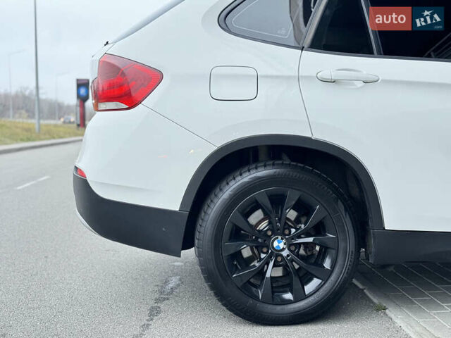 Белый БМВ Х1, объемом двигателя 2 л и пробегом 161 тыс. км за 11700 $, фото 6 на Automoto.ua