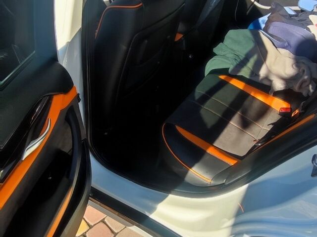 Белый БМВ Х1, объемом двигателя 2 л и пробегом 178 тыс. км за 15000 $, фото 6 на Automoto.ua