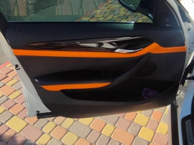 Белый БМВ Х1, объемом двигателя 2 л и пробегом 178 тыс. км за 15000 $, фото 5 на Automoto.ua