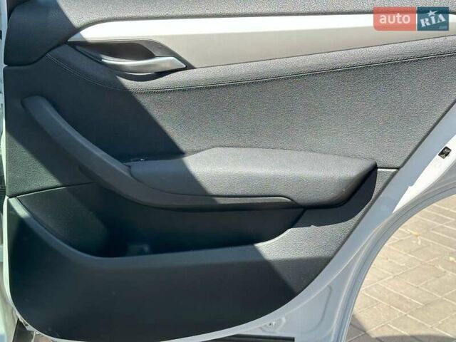 Белый БМВ Х1, объемом двигателя 2 л и пробегом 258 тыс. км за 13190 $, фото 16 на Automoto.ua