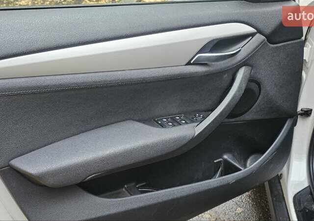 Белый БМВ Х1, объемом двигателя 2 л и пробегом 258 тыс. км за 10999 $, фото 16 на Automoto.ua