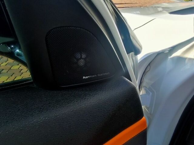 Белый БМВ Х1, объемом двигателя 2 л и пробегом 178 тыс. км за 15000 $, фото 3 на Automoto.ua