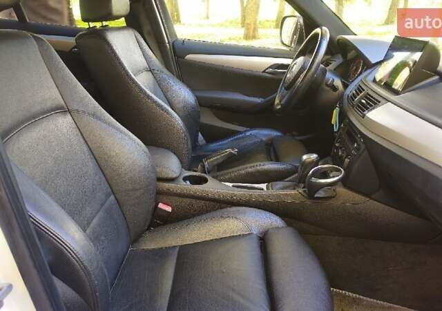 Белый БМВ Х1, объемом двигателя 2 л и пробегом 258 тыс. км за 10999 $, фото 20 на Automoto.ua