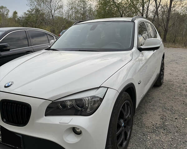 Белый БМВ Х1, объемом двигателя 2 л и пробегом 162 тыс. км за 11900 $, фото 4 на Automoto.ua