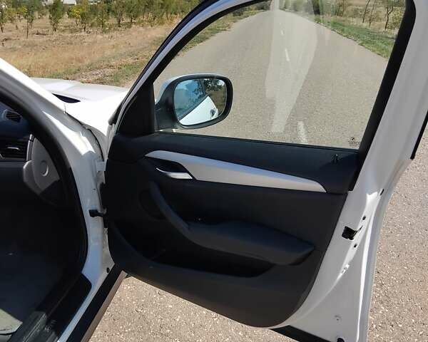 Белый БМВ Х1, объемом двигателя 2 л и пробегом 258 тыс. км за 12700 $, фото 33 на Automoto.ua