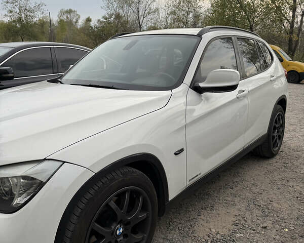 Белый БМВ Х1, объемом двигателя 2 л и пробегом 162 тыс. км за 11900 $, фото 3 на Automoto.ua