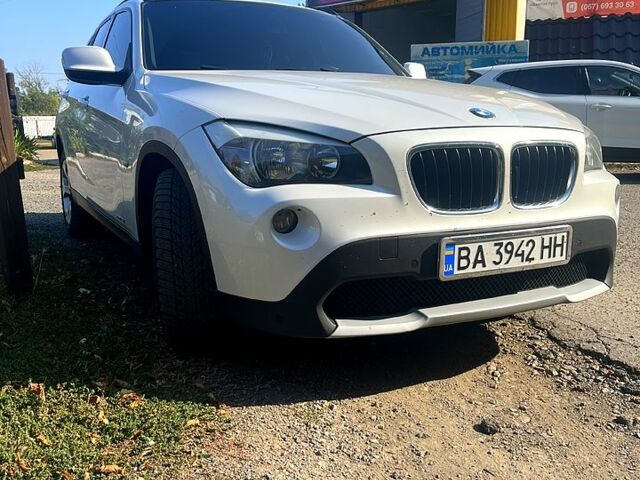 Белый БМВ Х1, объемом двигателя 2 л и пробегом 290 тыс. км за 12500 $, фото 1 на Automoto.ua