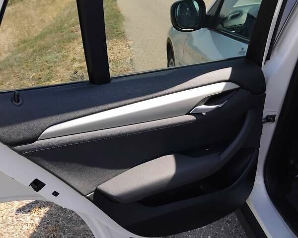 Белый БМВ Х1, объемом двигателя 2 л и пробегом 258 тыс. км за 12700 $, фото 37 на Automoto.ua