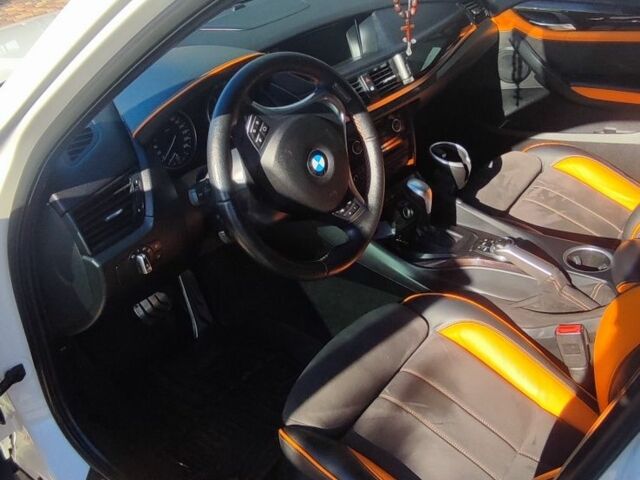 Белый БМВ Х1, объемом двигателя 2 л и пробегом 178 тыс. км за 15000 $, фото 2 на Automoto.ua