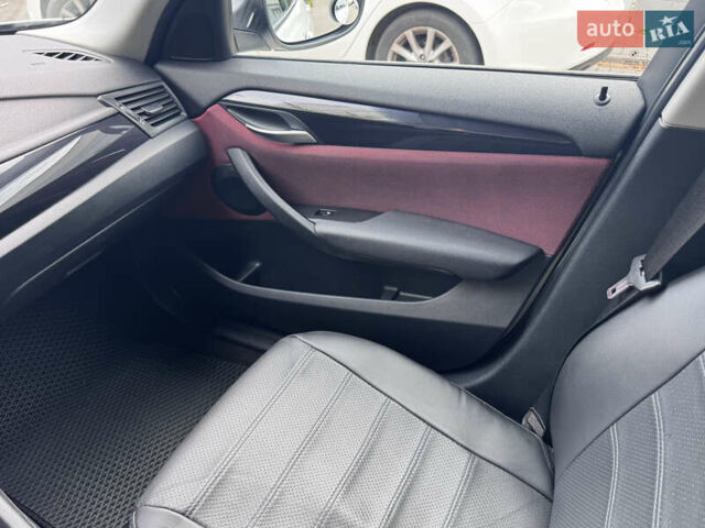 Белый БМВ Х1, объемом двигателя 2 л и пробегом 87 тыс. км за 12400 $, фото 25 на Automoto.ua