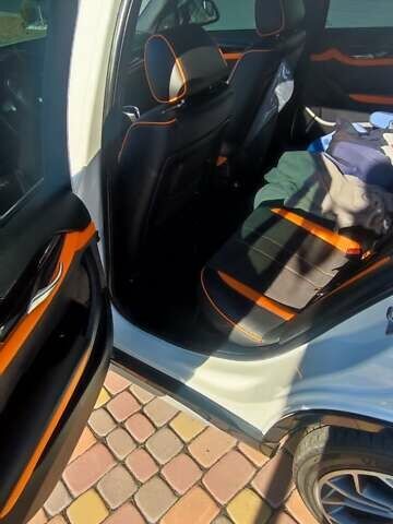 Белый БМВ Х1, объемом двигателя 2 л и пробегом 178 тыс. км за 15000 $, фото 9 на Automoto.ua