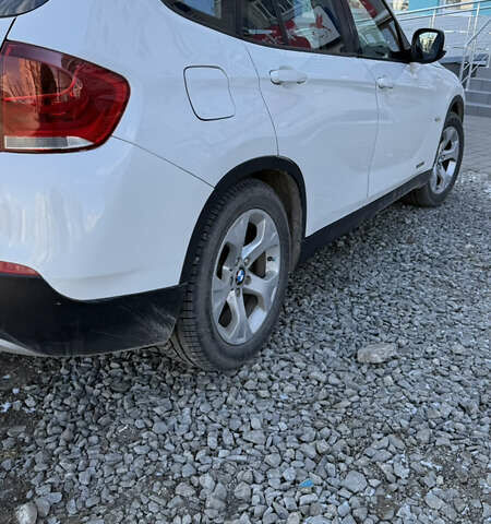 Білий БМВ Х1, об'ємом двигуна 2 л та пробігом 141 тис. км за 11551 $, фото 9 на Automoto.ua