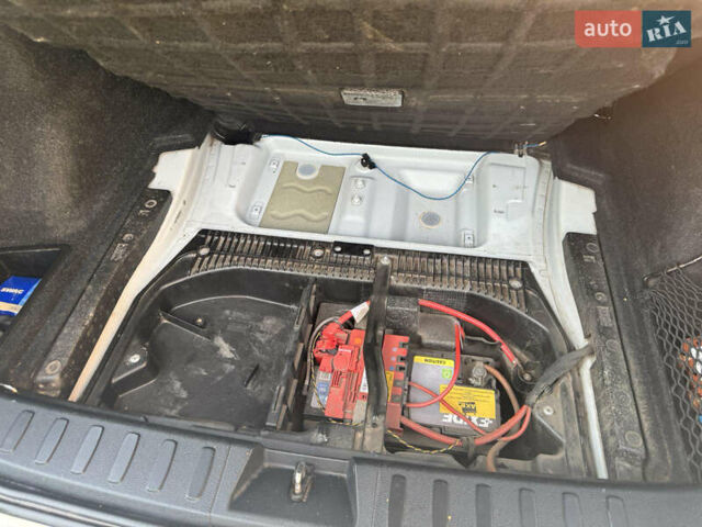 Білий БМВ Х1, об'ємом двигуна 2 л та пробігом 349 тис. км за 12500 $, фото 8 на Automoto.ua