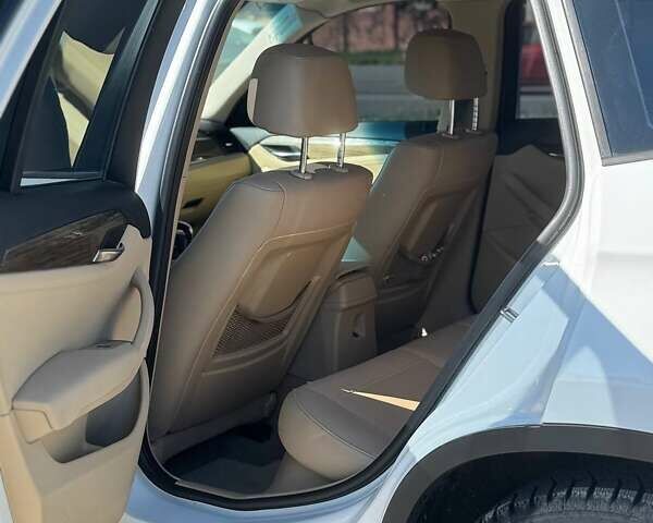 Белый БМВ Х1, объемом двигателя 2.98 л и пробегом 157 тыс. км за 13000 $, фото 9 на Automoto.ua