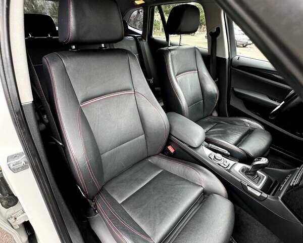 Білий БМВ Х1, об'ємом двигуна 2 л та пробігом 240 тис. км за 11200 $, фото 28 на Automoto.ua