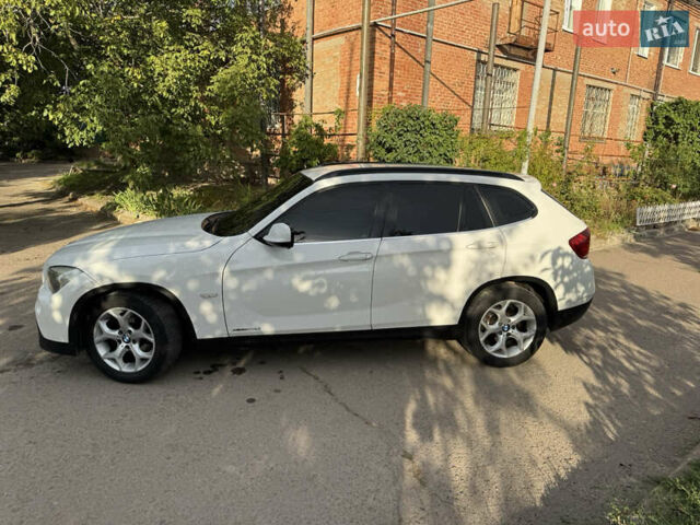 Білий БМВ Х1, об'ємом двигуна 2 л та пробігом 349 тис. км за 12500 $, фото 3 на Automoto.ua