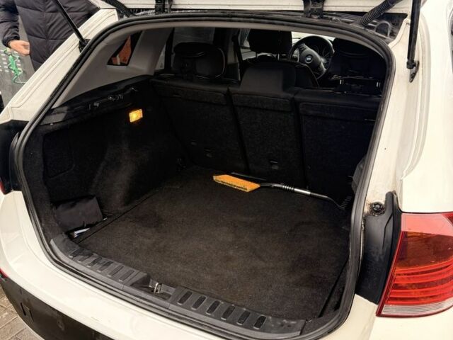 Білий БМВ Х1, об'ємом двигуна 2 л та пробігом 217 тис. км за 13000 $, фото 3 на Automoto.ua