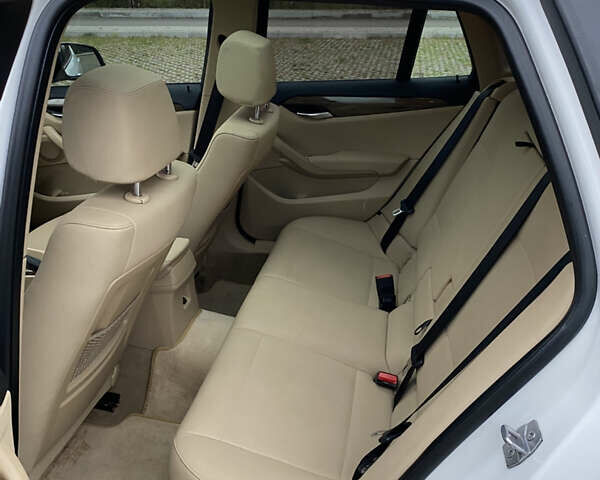 Белый БМВ Х1, объемом двигателя 2 л и пробегом 179 тыс. км за 10999 $, фото 12 на Automoto.ua