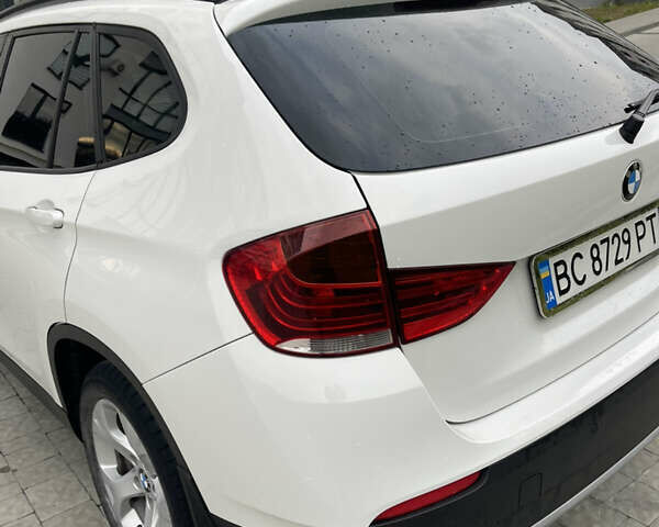 Белый БМВ Х1, объемом двигателя 2 л и пробегом 208 тыс. км за 9300 $, фото 4 на Automoto.ua