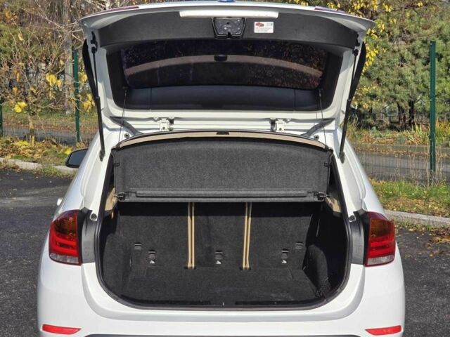 Белый БМВ Х1, объемом двигателя 2 л и пробегом 210 тыс. км за 10999 $, фото 8 на Automoto.ua